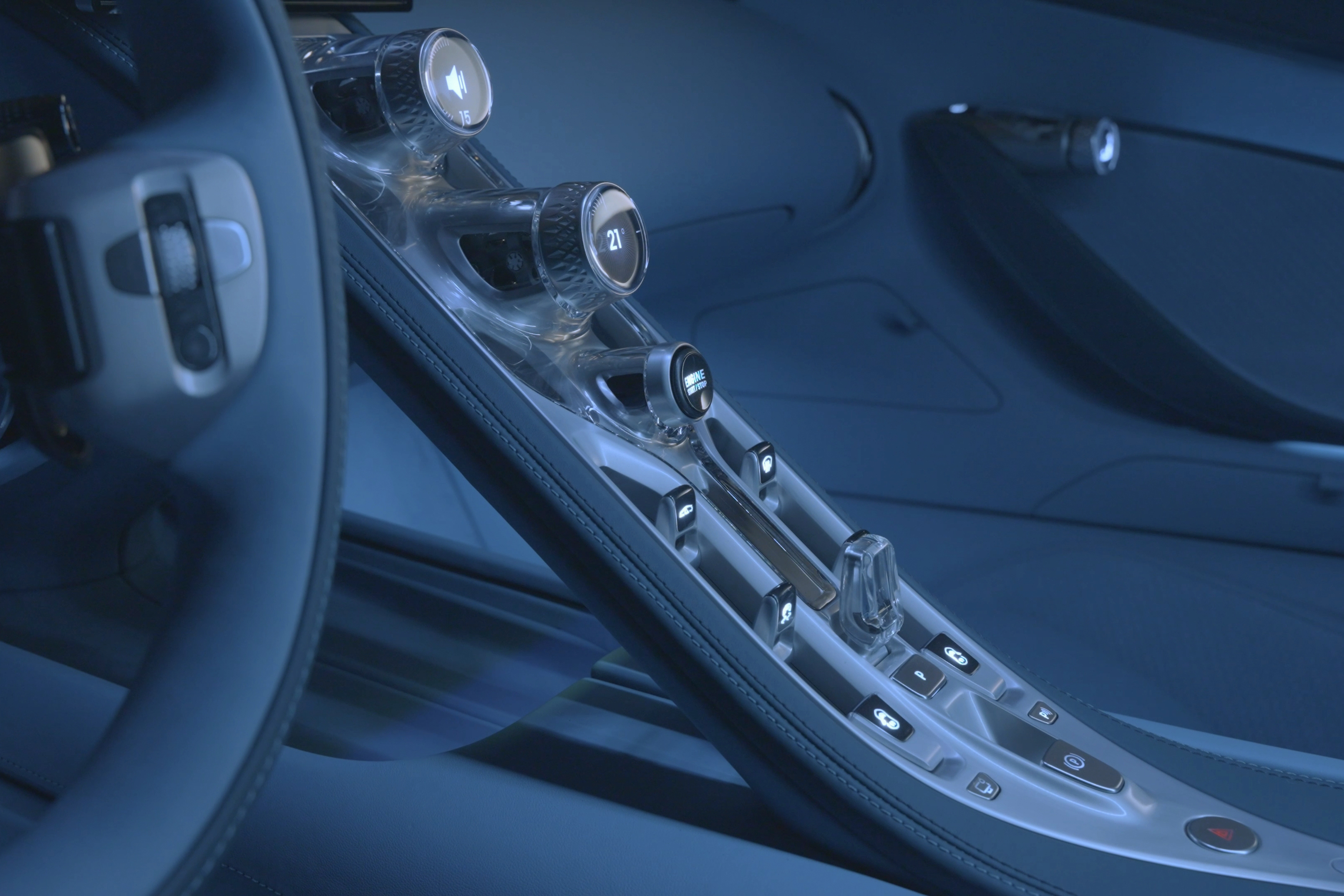 Aluminium ist sowohl im Außen- als auch im Innenbereich allgegenwärtig und kommt besonders in der Mittelkonsole, den Bedienelementen und vor allem im Kombiinstrument zur Geltung.